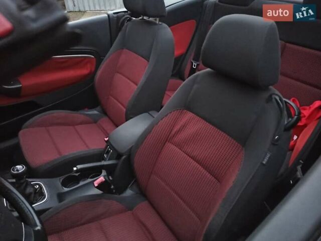 Красный Фольксваген Эос, объемом двигателя 2 л и пробегом 192 тыс. км за 5600 $, фото 2 на Automoto.ua