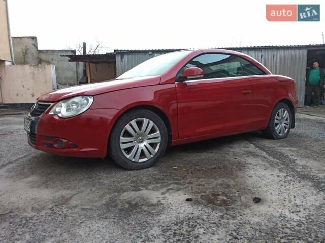 Красный Фольксваген Эос, объемом двигателя 2 л и пробегом 192 тыс. км за 5600 $, фото 16 на Automoto.ua