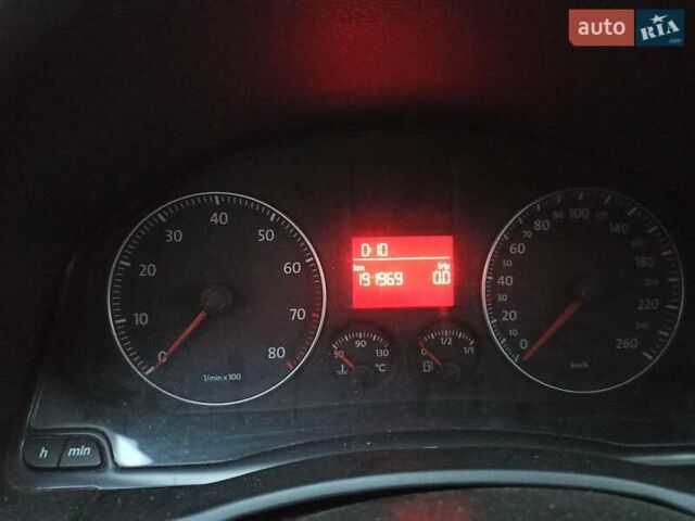 Красный Фольксваген Эос, объемом двигателя 2 л и пробегом 192 тыс. км за 5600 $, фото 1 на Automoto.ua