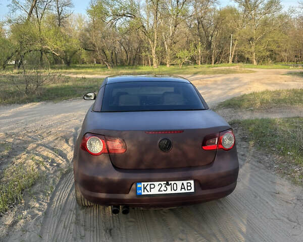 Фольксваген Эос, объемом двигателя 2 л и пробегом 214 тыс. км за 7000 $, фото 4 на Automoto.ua