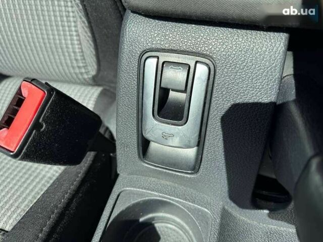 Фольксваген Эос, объемом двигателя 2 л и пробегом 255 тыс. км за 5590 $, фото 18 на Automoto.ua