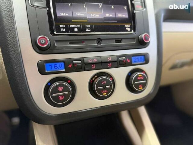 Фольксваген Еос, об'ємом двигуна 2 л та пробігом 213 тис. км за 6990 $, фото 28 на Automoto.ua