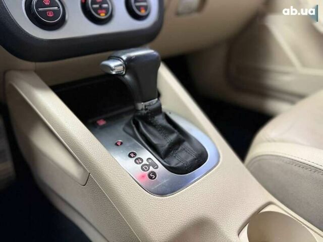 Фольксваген Еос, об'ємом двигуна 2 л та пробігом 213 тис. км за 6990 $, фото 26 на Automoto.ua