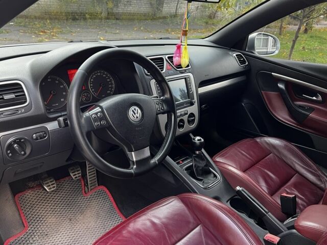 Серый Фольксваген Эос, объемом двигателя 2 л и пробегом 230 тыс. км за 4800 $, фото 7 на Automoto.ua