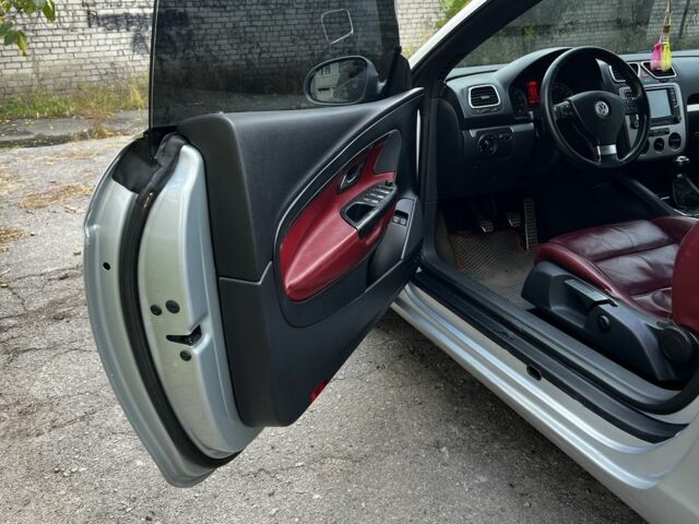 Серый Фольксваген Эос, объемом двигателя 2 л и пробегом 230 тыс. км за 4800 $, фото 10 на Automoto.ua