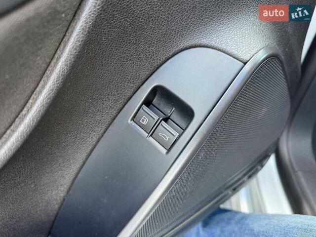 Серый Фольксваген Эос, объемом двигателя 1.98 л и пробегом 255 тыс. км за 6200 $, фото 18 на Automoto.ua