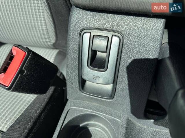 Серый Фольксваген Эос, объемом двигателя 1.98 л и пробегом 255 тыс. км за 6200 $, фото 14 на Automoto.ua