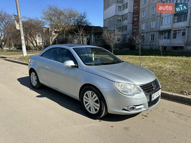 Серый Фольксваген Эос, объемом двигателя 2 л и пробегом 100 тыс. км за 7500 $, фото 2 на Automoto.ua