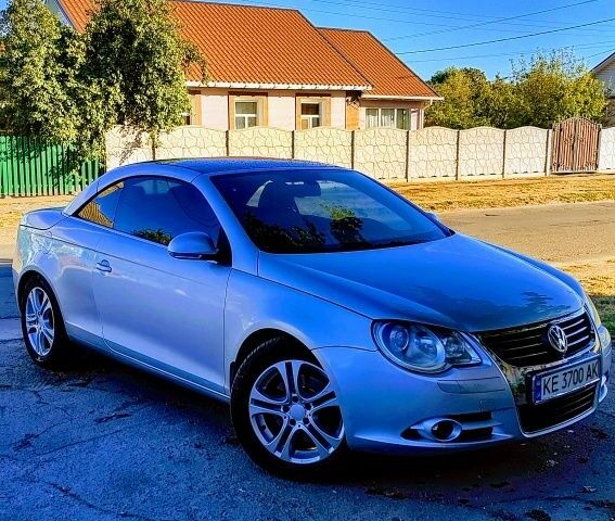 Фольксваген Эос 2008 в Каменское - Днепродзержинск на Automoto.ua Серый Фольксваген Эос, объемом двигателя 2 л и пробегом 150 тыс. км за 6500 $, фото 1 на Automoto.ua