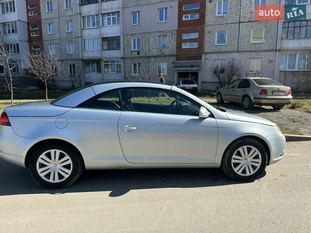 Серый Фольксваген Эос, объемом двигателя 2 л и пробегом 100 тыс. км за 7500 $, фото 3 на Automoto.ua