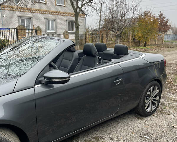 Серый Фольксваген Эос, объемом двигателя 1.98 л и пробегом 203 тыс. км за 9500 $, фото 13 на Automoto.ua