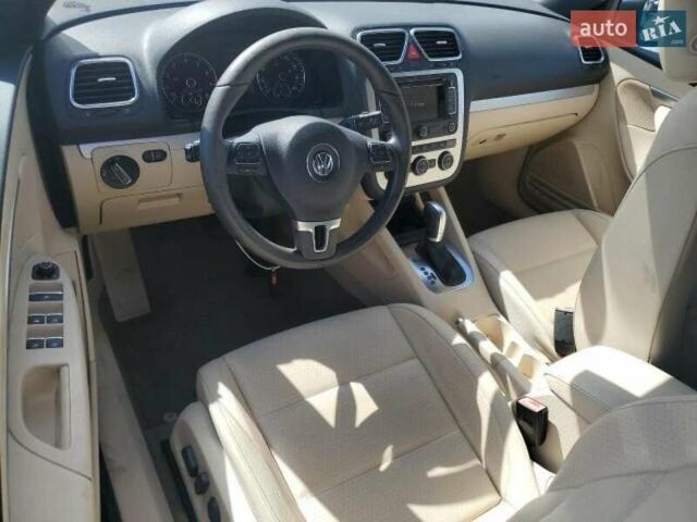 Серый Фольксваген Эос, объемом двигателя 2 л и пробегом 97 тыс. км за 8500 $, фото 5 на Automoto.ua