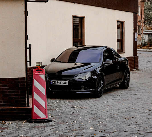 Синий Фольксваген Эос, объемом двигателя 2 л и пробегом 270 тыс. км за 9000 $, фото 18 на Automoto.ua