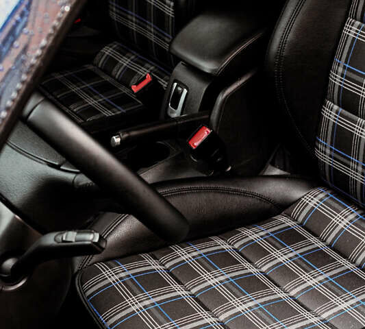 Синий Фольксваген Эос, объемом двигателя 2 л и пробегом 270 тыс. км за 9000 $, фото 5 на Automoto.ua