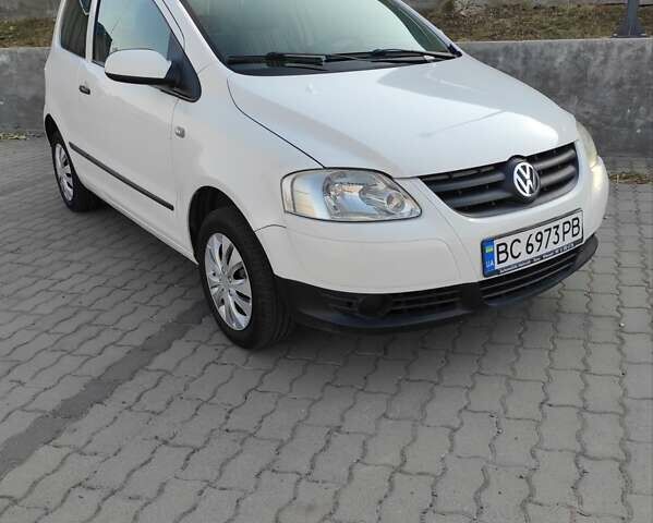 Белый Фольксваген Фокс, объемом двигателя 1.2 л и пробегом 240 тыс. км за 3100 $, фото 4 на Automoto.ua