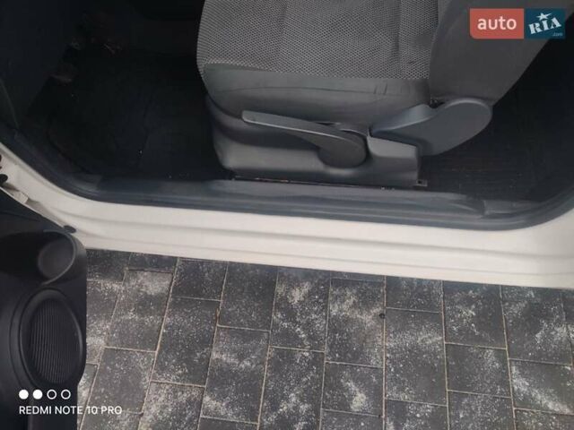 Білий Фольксваген Фокс, об'ємом двигуна 1.2 л та пробігом 327 тис. км за 4100 $, фото 18 на Automoto.ua