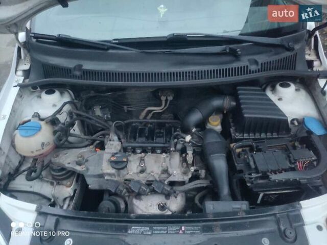 Білий Фольксваген Фокс, об'ємом двигуна 1.2 л та пробігом 327 тис. км за 4100 $, фото 39 на Automoto.ua