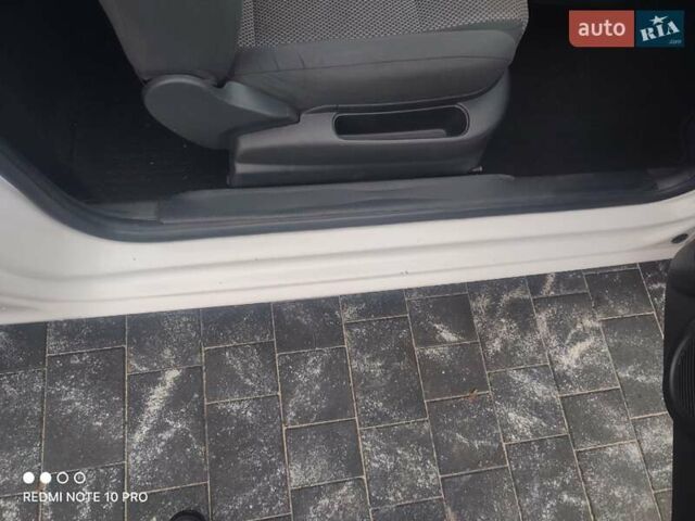 Білий Фольксваген Фокс, об'ємом двигуна 1.2 л та пробігом 327 тис. км за 4100 $, фото 17 на Automoto.ua