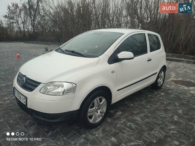 Білий Фольксваген Фокс, об'ємом двигуна 1.2 л та пробігом 327 тис. км за 4100 $, фото 2 на Automoto.ua
