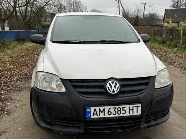 Белый Фольксваген Фокс, объемом двигателя 1.2 л и пробегом 2 тыс. км за 4000 $, фото 2 на Automoto.ua