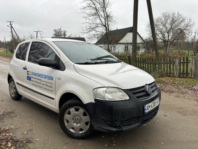 Белый Фольксваген Фокс, объемом двигателя 1.2 л и пробегом 2 тыс. км за 4000 $, фото 1 на Automoto.ua