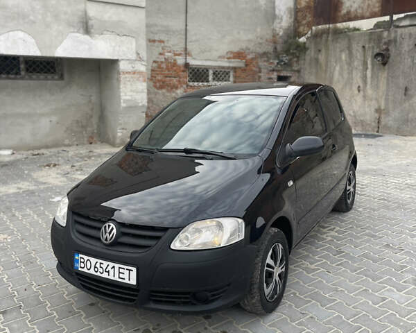 Чорний Фольксваген Фокс, об'ємом двигуна 1.2 л та пробігом 283 тис. км за 3000 $, фото 1 на Automoto.ua