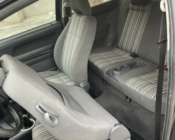 Чорний Фольксваген Фокс, об'ємом двигуна 1.2 л та пробігом 283 тис. км за 3000 $, фото 31 на Automoto.ua