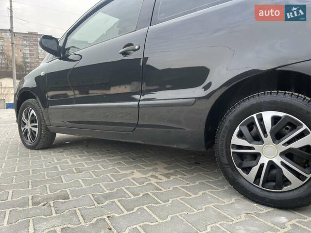 Чорний Фольксваген Фокс, об'ємом двигуна 1.2 л та пробігом 283 тис. км за 3000 $, фото 26 на Automoto.ua