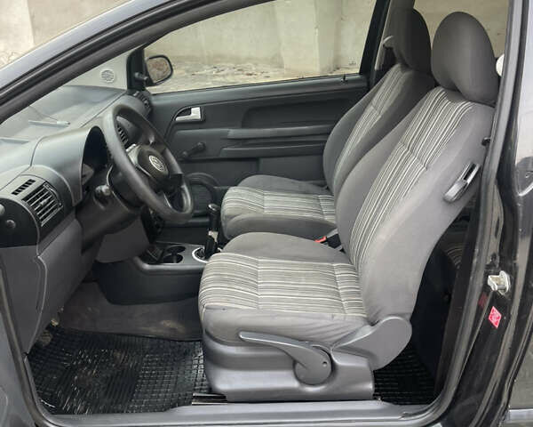 Чорний Фольксваген Фокс, об'ємом двигуна 1.2 л та пробігом 283 тис. км за 3000 $, фото 29 на Automoto.ua