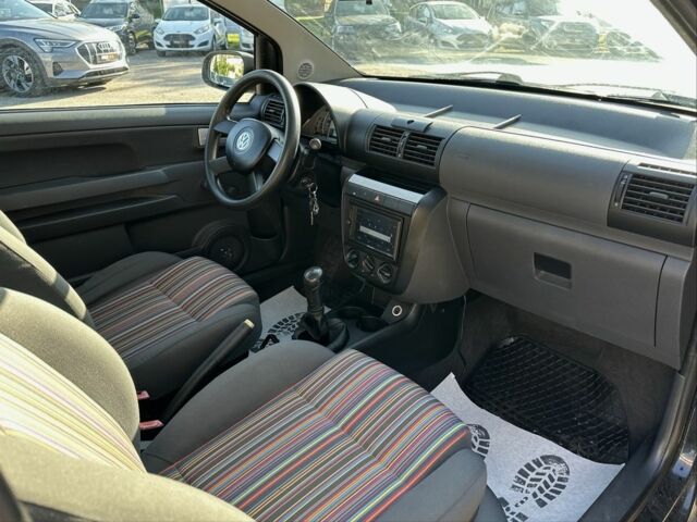 Фольксваген Фокс 2006 в Львове на Automoto.ua Черный Фольксваген Фокс, объемом двигателя 1.2 л и пробегом 193 тыс. км за 3999 $, фото 13 на Automoto.ua