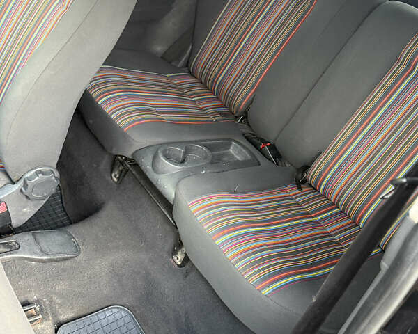 Черный Фольксваген Фокс, объемом двигателя 1.4 л и пробегом 100 тыс. км за 2990 $, фото 8 на Automoto.ua