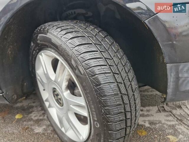 Фольксваген Фокс 2006 в Киеве на Automoto.ua Черный Фольксваген Фокс, объемом двигателя 1.2 л и пробегом 180 тыс. км за 3699 $, фото 12 на Automoto.ua