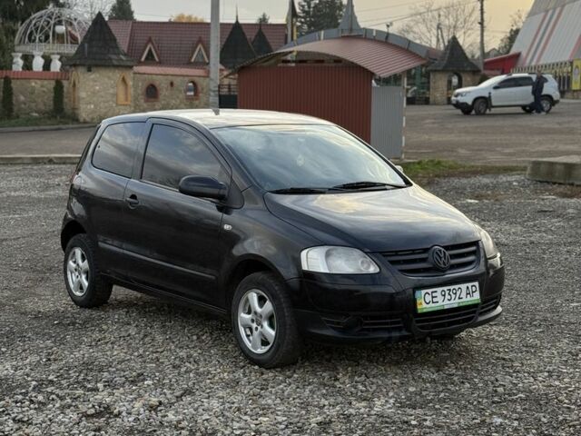 Черный Фольксваген Фокс, объемом двигателя 1.4 л и пробегом 100 тыс. км за 2990 $, фото 3 на Automoto.ua