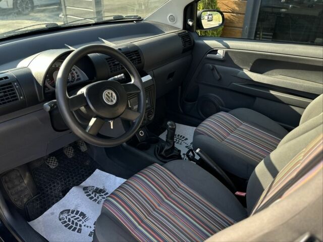 Фольксваген Фокс 2006 в Львове на Automoto.ua Черный Фольксваген Фокс, объемом двигателя 1.2 л и пробегом 193 тыс. км за 3999 $, фото 12 на Automoto.ua