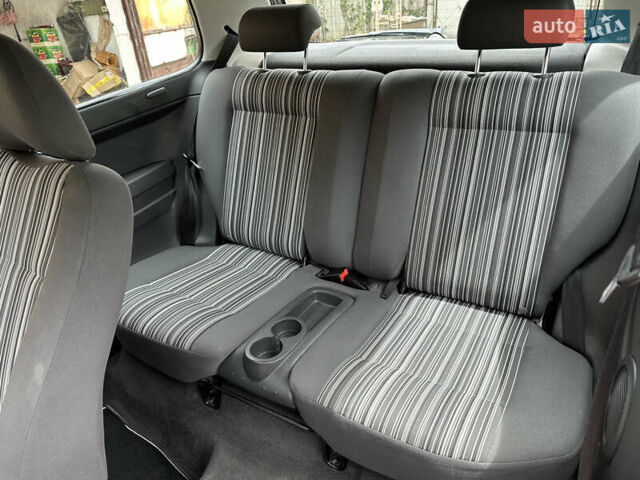 Черный Фольксваген Фокс, объемом двигателя 1.2 л и пробегом 245 тыс. км за 4000 $, фото 10 на Automoto.ua