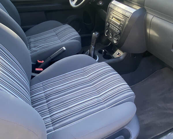 Чорний Фольксваген Фокс, об'ємом двигуна 1.39 л та пробігом 165 тис. км за 4950 $, фото 5 на Automoto.ua