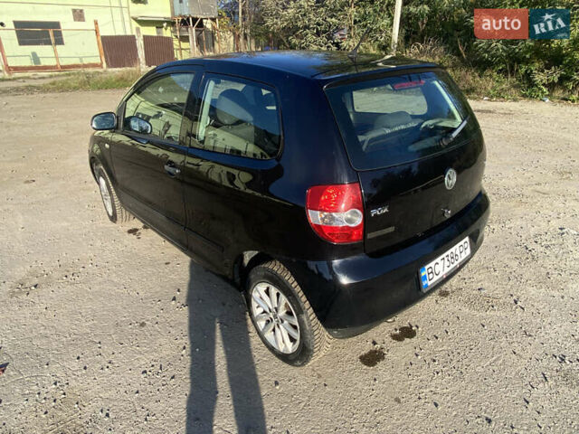 Черный Фольксваген Фокс, объемом двигателя 1.39 л и пробегом 165 тыс. км за 4500 $, фото 1 на Automoto.ua