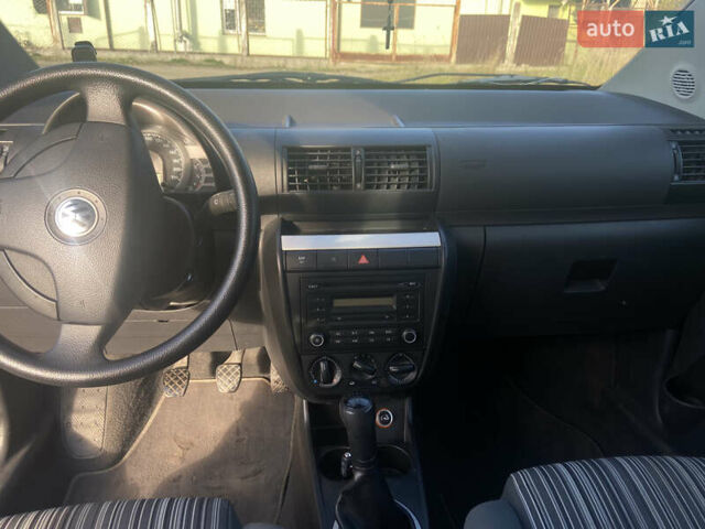 Чорний Фольксваген Фокс, об'ємом двигуна 1.39 л та пробігом 165 тис. км за 4950 $, фото 2 на Automoto.ua