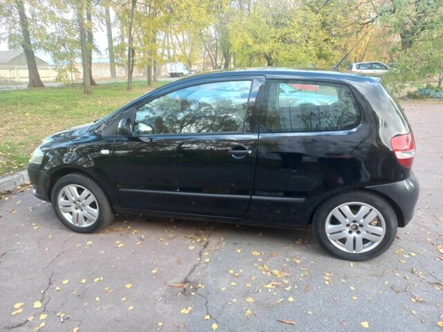 Черный Фольксваген Фокс, объемом двигателя 1.2 л и пробегом 170 тыс. км за 3500 $, фото 10 на Automoto.ua