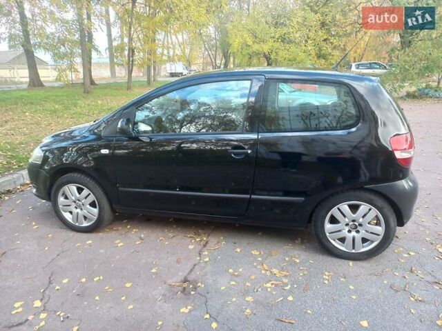 Черный Фольксваген Фокс, объемом двигателя 1.2 л и пробегом 170 тыс. км за 3400 $, фото 11 на Automoto.ua
