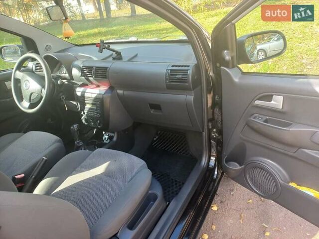 Черный Фольксваген Фокс, объемом двигателя 1.2 л и пробегом 170 тыс. км за 3400 $, фото 3 на Automoto.ua