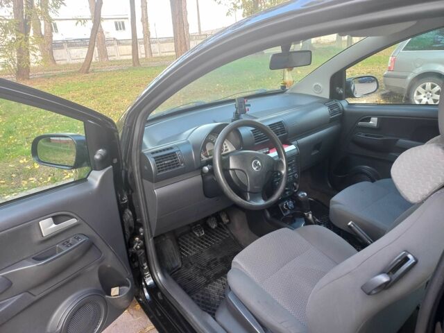 Черный Фольксваген Фокс, объемом двигателя 1.2 л и пробегом 170 тыс. км за 3500 $, фото 7 на Automoto.ua