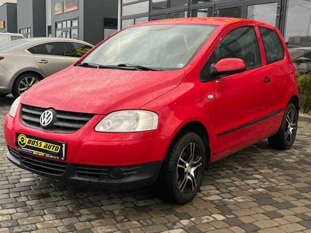 Червоний Фольксваген Фокс, об'ємом двигуна 1.2 л та пробігом 144 тис. км за 4300 $, фото 2 на Automoto.ua