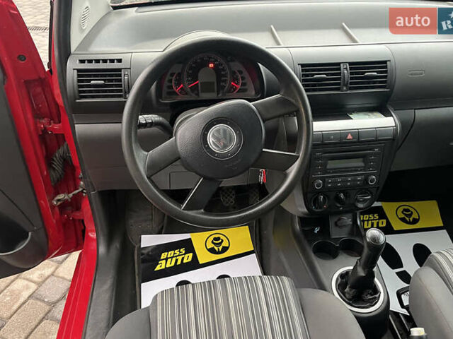 Красный Фольксваген Фокс, объемом двигателя 1.2 л и пробегом 144 тыс. км за 4200 $, фото 18 на Automoto.ua