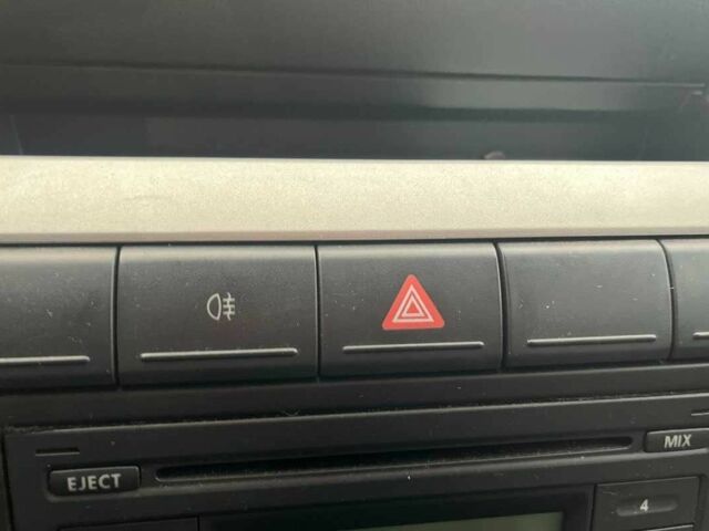 Червоний Фольксваген Фокс, об'ємом двигуна 1.2 л та пробігом 144 тис. км за 4300 $, фото 14 на Automoto.ua