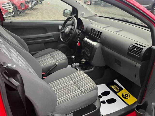 Червоний Фольксваген Фокс, об'ємом двигуна 1.2 л та пробігом 144 тис. км за 4300 $, фото 8 на Automoto.ua