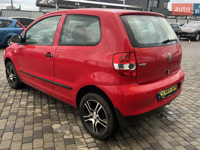 Красный Фольксваген Фокс, объемом двигателя 1.2 л и пробегом 144 тыс. км за 4200 $, фото 4 на Automoto.ua