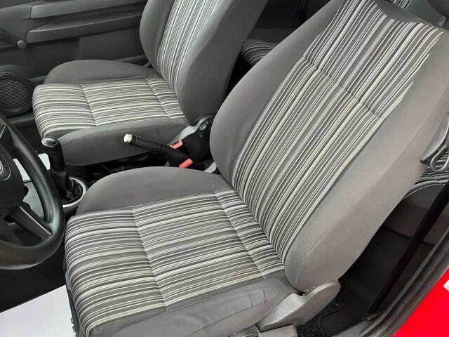 Червоний Фольксваген Фокс, об'ємом двигуна 1.2 л та пробігом 144 тис. км за 4300 $, фото 16 на Automoto.ua