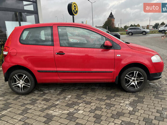 Красный Фольксваген Фокс, объемом двигателя 1.2 л и пробегом 144 тыс. км за 4200 $, фото 7 на Automoto.ua