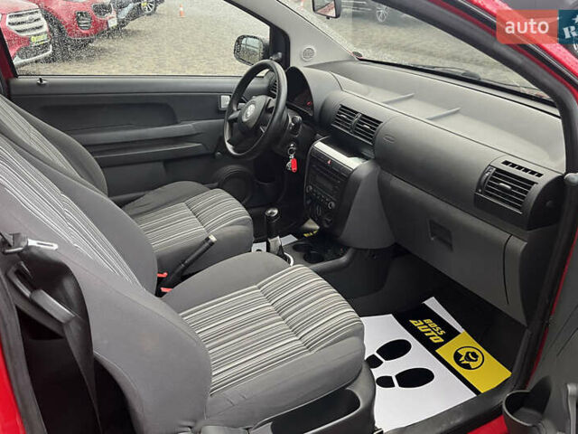 Красный Фольксваген Фокс, объемом двигателя 1.2 л и пробегом 144 тыс. км за 4300 $, фото 8 на Automoto.ua